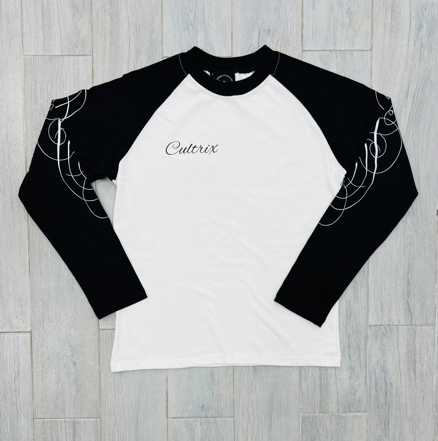 Cultrix White and Black Long sleeve