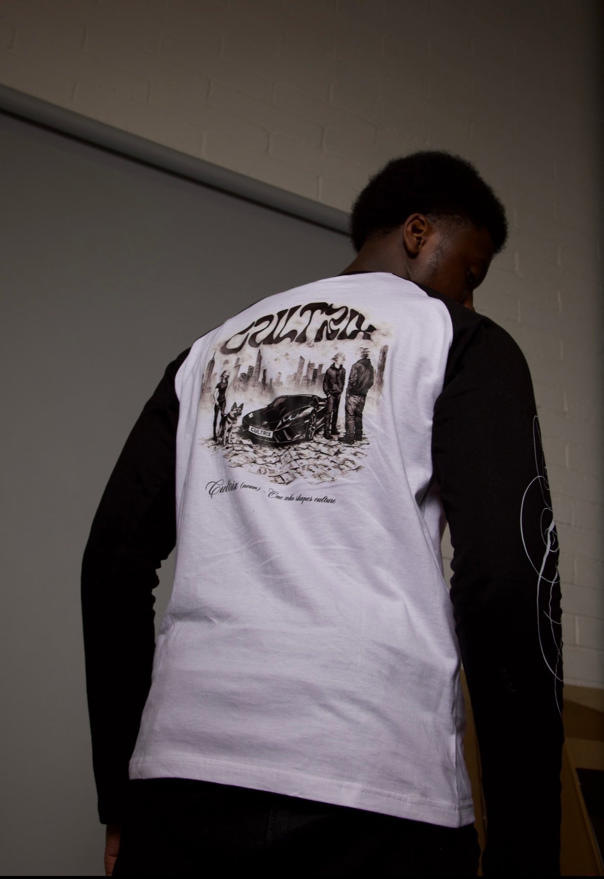 Cultrix White and Black Long sleeve